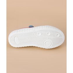 Cute Walk by Babyhug Velcro Closure Casual Shoes - White