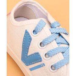 Cute Walk by Babyhug Lace Closure Solid Casual Shoes - White