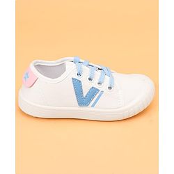 Cute Walk by Babyhug Lace Closure Solid Casual Shoes - White