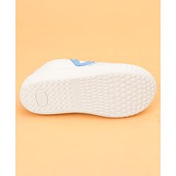 Cute Walk by Babyhug Lace Closure Solid Casual Shoes - White