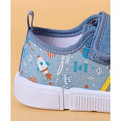 Cute Walk By Babyhug Casual Shoes with Velcro Closure Canvas & Tape Detailing - Blue