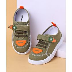 Cute Walk by Babyhug Casual Shoes With Velcro Closure - Green