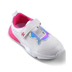 Cute Walk by Babyhug Velcro Closure Sneakers - White