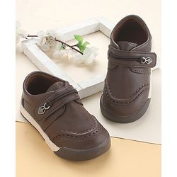 Cute Walk by Babyhug Velcro Closure Solid Coloured Shoes - Brown