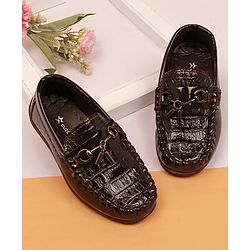 Cute Walk by Babyhug Slip On Solid Loafers - Brown