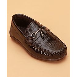 Cute Walk by Babyhug Slip On Solid Loafers - Brown