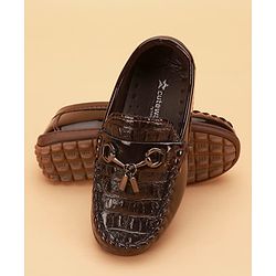 Cute Walk by Babyhug Slip On Solid Loafers - Brown