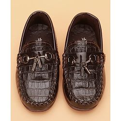 Cute Walk by Babyhug Slip On Solid Loafers - Brown