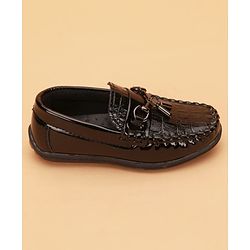Cute Walk by Babyhug Slip On Solid Loafers - Brown