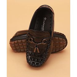 Cute Walk by Babyhug Slip On Solid Loafers - Brown