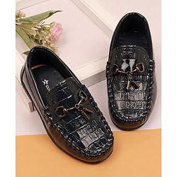 Cute Walk by Babyhug Slip On Solid Loafers - Brown