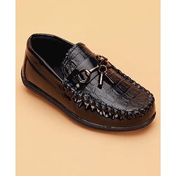 Cute Walk by Babyhug Slip On Solid Loafers - Brown