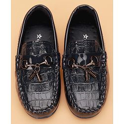 Cute Walk by Babyhug Slip On Solid Loafers - Brown