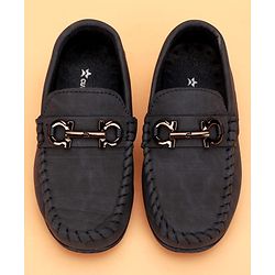 Cute Walk by Babyhug Slip On Solid Coloured Loafers With Applique - Navy Blue