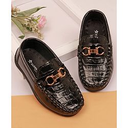 Cute Walk by Babyhug Slip On Solid Loafers with Applique Detailing - White