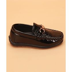 Cute Walk by Babyhug Slip On Solid Loafers with Applique Detailing - White