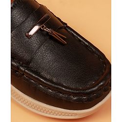 Cute Walk by Babyhug Slip On Solid Coloured Loafers With Applique - Navy Blue