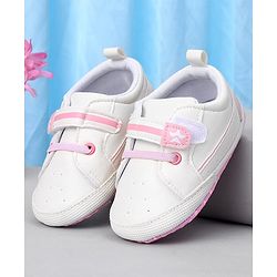 Cute Walk by Babyhug Solid Booties with Velcro Closure - White & Pink