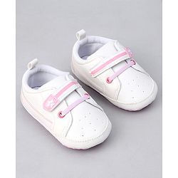 Cute Walk by Babyhug Solid Booties with Velcro Closure - White & Pink