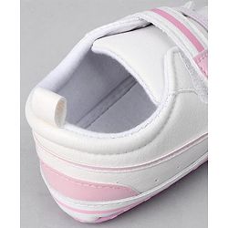 Cute Walk by Babyhug Solid Booties with Velcro Closure - White & Pink