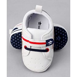 Cute Walk by Babyhug Solid Booties with Velcro Closure - White & Pink