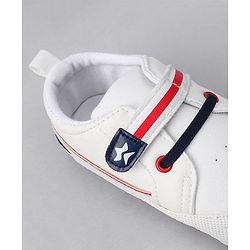 Cute Walk by Babyhug Solid Booties with Velcro Closure - White & Pink