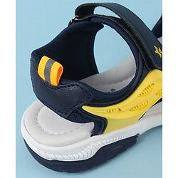Cute Walk by Babyhug Velcro Closure Sandals - Black