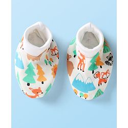 Babyhug 100% Cotton Interlock Knit Cap Mittens & Booties Set With Animal Print White - Diameter 9 cm