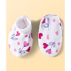 Babyhug 100% Cotton Interlock Knit Cap Mittens & Booties Set With Heart Print White - Diameter 9 cm