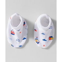 Babyhug 100% Cotton Knit Cap Mittens & Booties With Boat Print White - Diameter 9 cm
