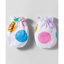 Babyhug Disney Interlock Knit Cap Mittens & Booties With Minnie Mouse Graphics White - Diameter 10 cm