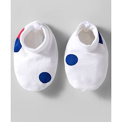 Babyhug Disney Interlock Knit Cap Mittens & Booties With Minnie Mouse Print White - Diameter 10 cm