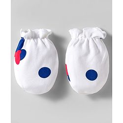 Babyhug Disney Interlock Knit Cap Mittens & Booties With Minnie Mouse Print White - Diameter 10 cm