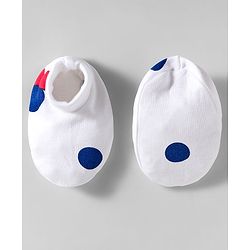 Babyhug Disney Interlock Knit Cap Mittens & Booties With Minnie Mouse Print White - Diameter 10 cm