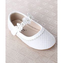 Cute Walk by Babyhug Velcro Closure Ballerina With Floral Applique & Checks Design - White