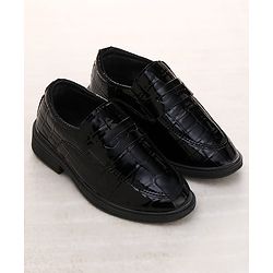 Cute Walk by Babyhug Slip On Solid Oxford Shoes - Black
