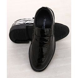 Cute Walk by Babyhug Slip On Solid Oxford Shoes - Black