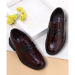 Cute Walk by Babyhug Slip On Solid Oxford Shoes - Black