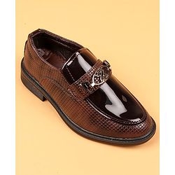 Cute Walk by Babyhug Slip On Solid Oxford Shoes - Brown