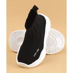Cute Walk by Babyhug Casual Shoes Solid Color With Logo Print  - Black