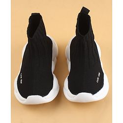 Cute Walk by Babyhug Casual Shoes Solid Color With Logo Print  - Black