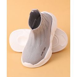 Cute Walk by Babyhug Casual Shoes Solid Color With Logo Print  - Black
