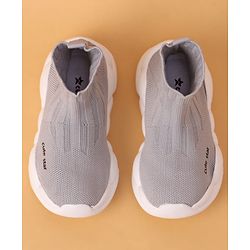 Cute Walk by Babyhug Casual Shoes Solid Color With Logo Print  - Black