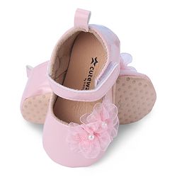 Cute Walk by Babyhug Booties with Velcro Closure & Floral Applique - White