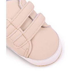 Cute Walk by Babyhug Booties with Velcro Closure - Pink