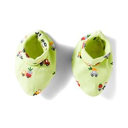 Babyhug 100% Cotton Cap Mittens & Booties Set With Vehicle Print Lime Green - Diameter 16 cm