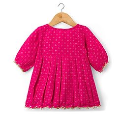 Babyhug Cotton Woven Three Fourth Sleeves Kurta Salwar Set With Floral Pint - Fuchsia