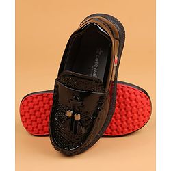 Cute Walk by Babyhug Slip On Oxford Shoes With Applique - Black