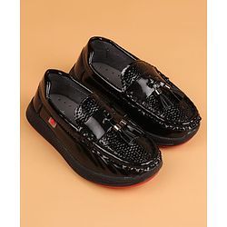 Cute Walk by Babyhug Slip On Oxford Shoes With Applique - Black