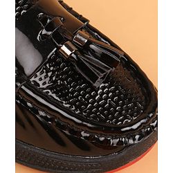 Cute Walk by Babyhug Slip On Oxford Shoes With Applique - Black